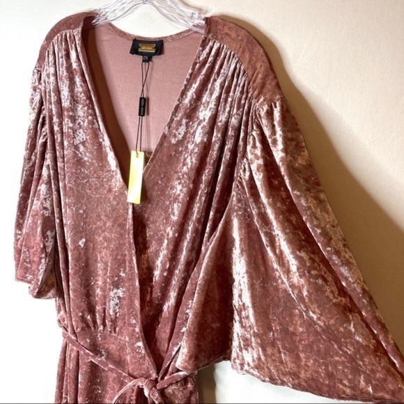 NWT Alexia Admor crushed velvet rose wrap dress 2X - Picture 7 of 10